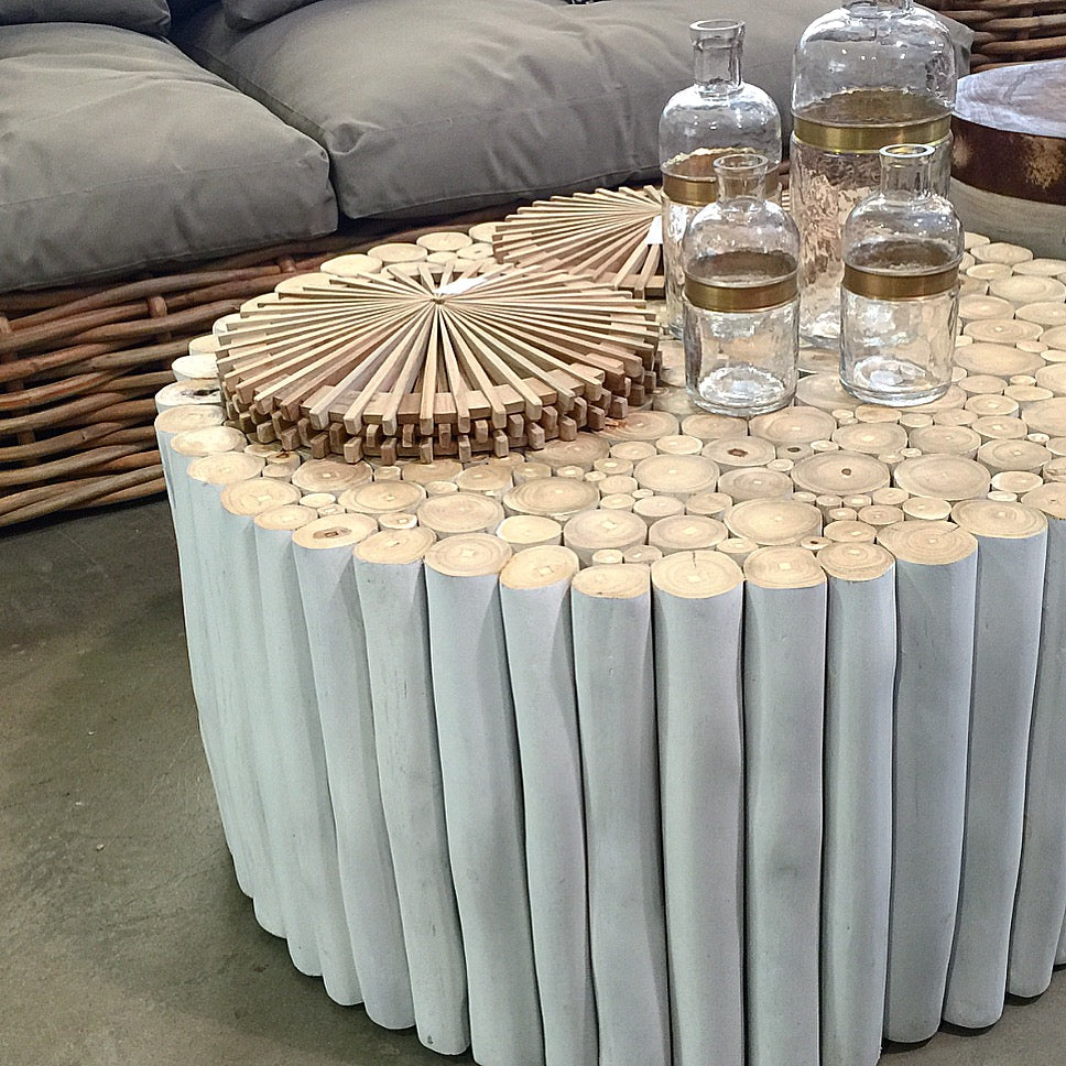 Takke Coffee Table | White
